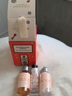 Nwt L'Occitane Cherry Blossom Mini Gift Set - Pink & Coral
